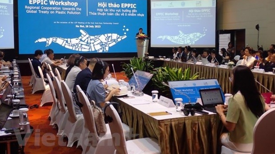 Vietnam backs building of global treaty on plastic pollution
